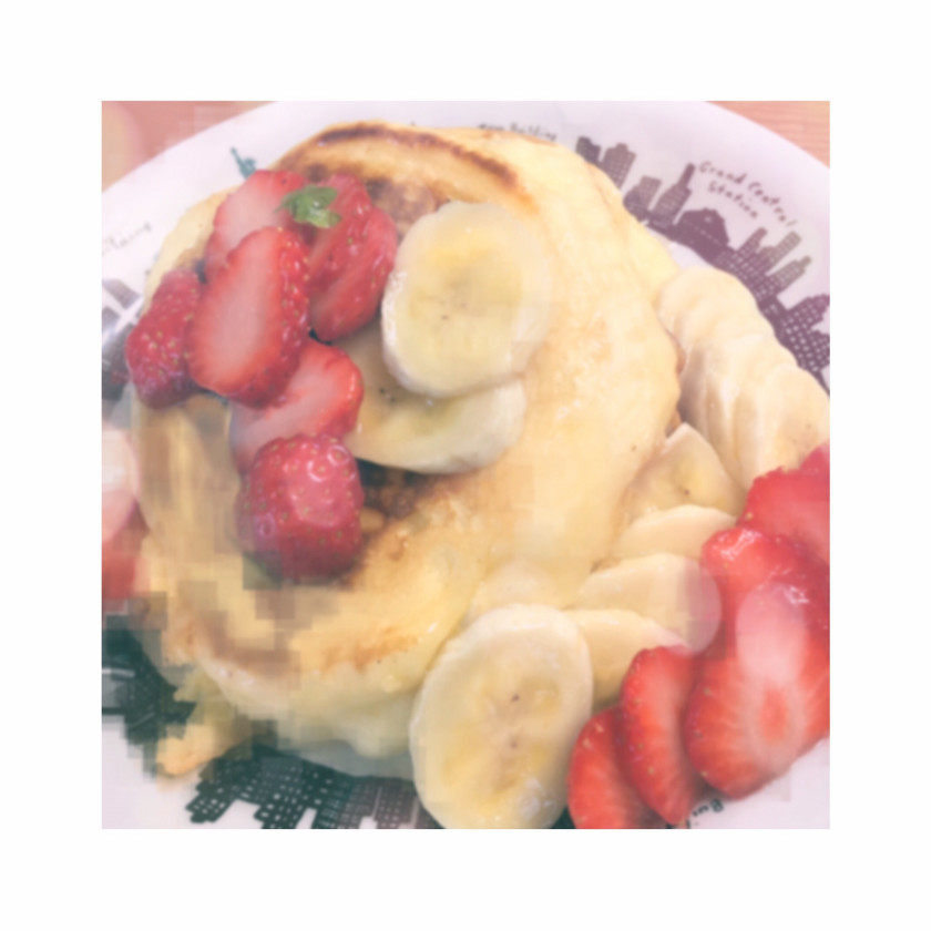 まるでお店顔負け?!😳お餅を使った”もちもちフワフワ”パンケーキの作り方🍓💭