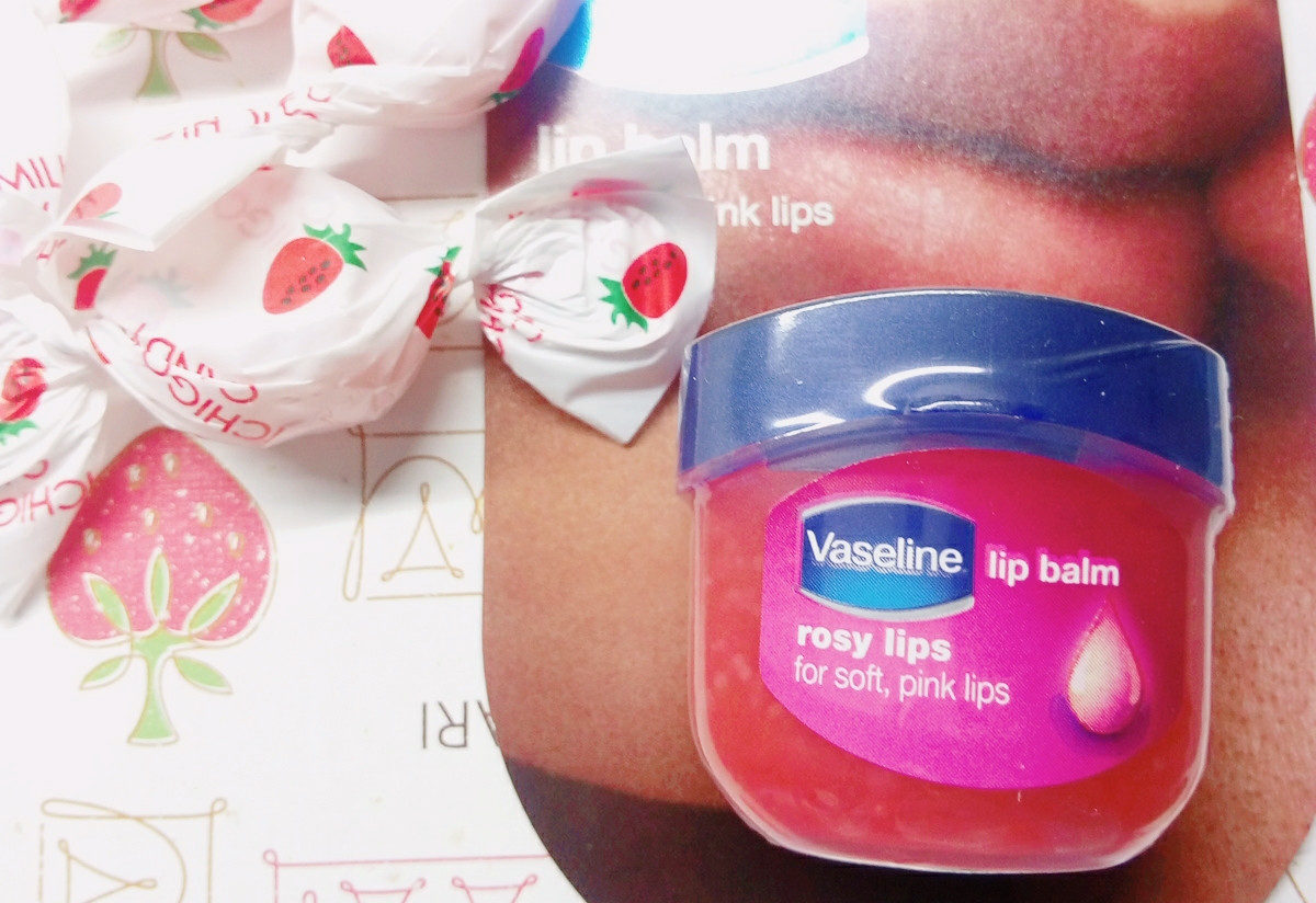 Vaselineのリップでナチュラルふっくら唇に…♡