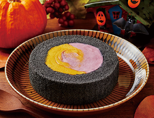 ローソン「プレミアムロールケーキ」からハロウィン仕様の“かぼちゃ＆紫芋”フレーバーが登場🎃🍰