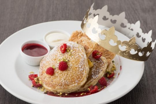 フランス版おみくじケーキがパンケーキになって登場💓新年はサラベスで運試し◎