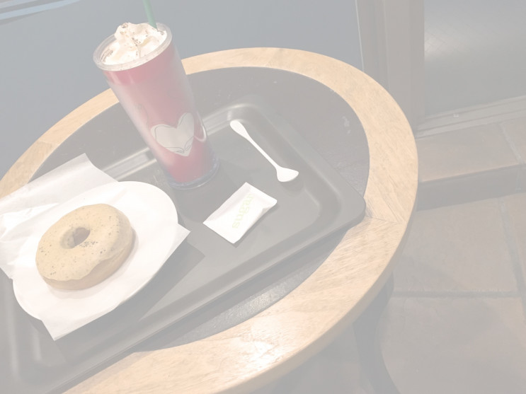 スタバのドリンクが一杯無料になっちゃう！？お得システムをCHECK💭