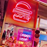 【上海】ネオンが光るおしゃれなお店✨🍔💘