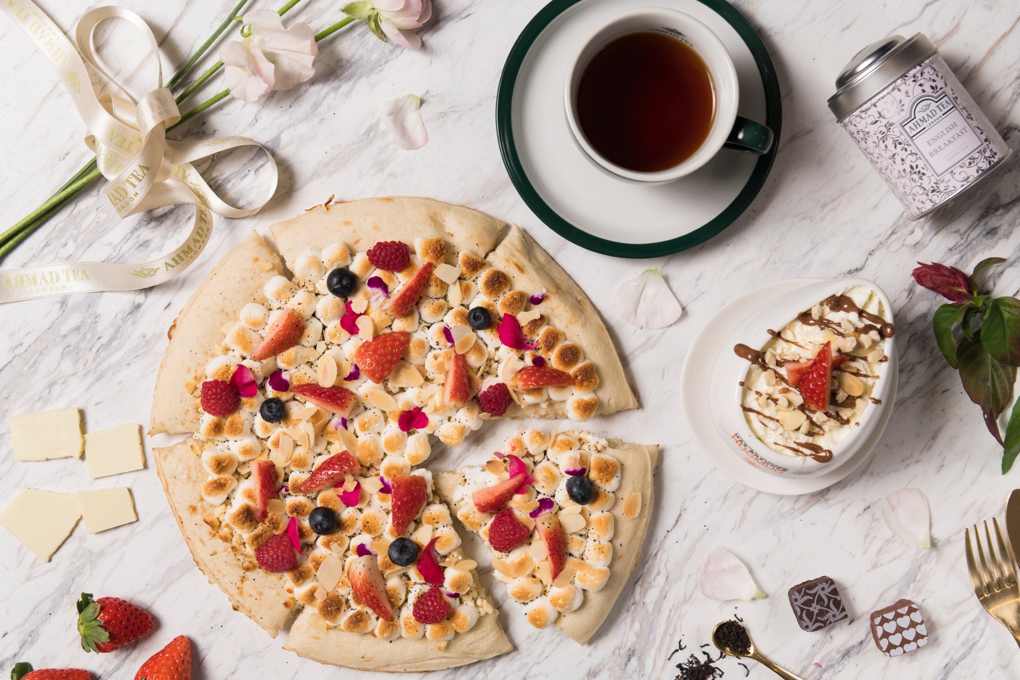 「MAX BRENNER」と「AHMAD TEA」がコラボ☕️👑限定スイーツピザが登場🍕💕