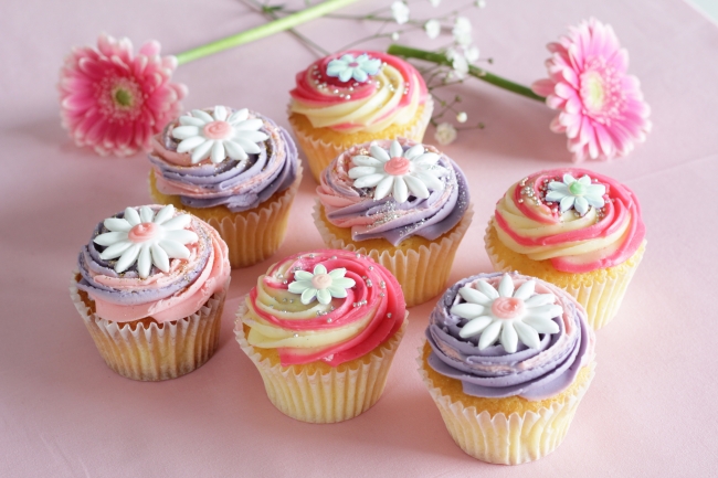 ホワイトデーは、LOLA’S Cupcakes Tokyoのデイジーの限定カップケーキで心を鷲掴み🌼