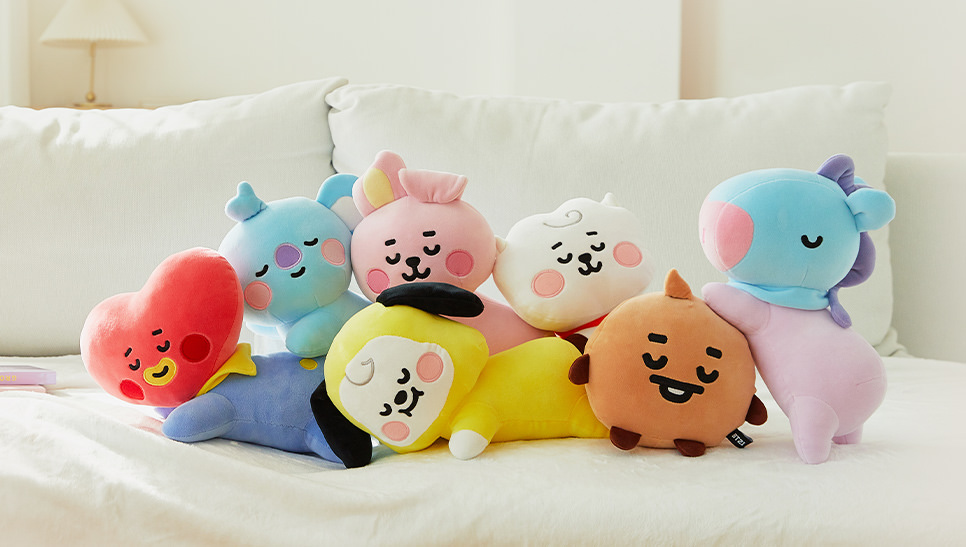 リラックスタイムにぴったり🌠BT21の人気シリーズ「ベビーシリーズ」から新作「BT21ベビーミニピロークッション」が1月1日（水）に発売😴💕