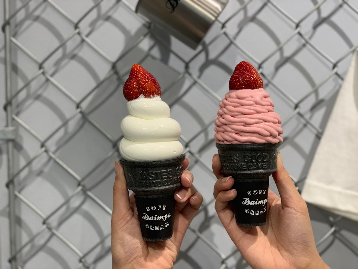 🍦ソフトクリームに生イチゴ1個をまるごとトッピング🍓『DAIMYO SOFTCREAM』に期間限定苺メニュー2種が登場！