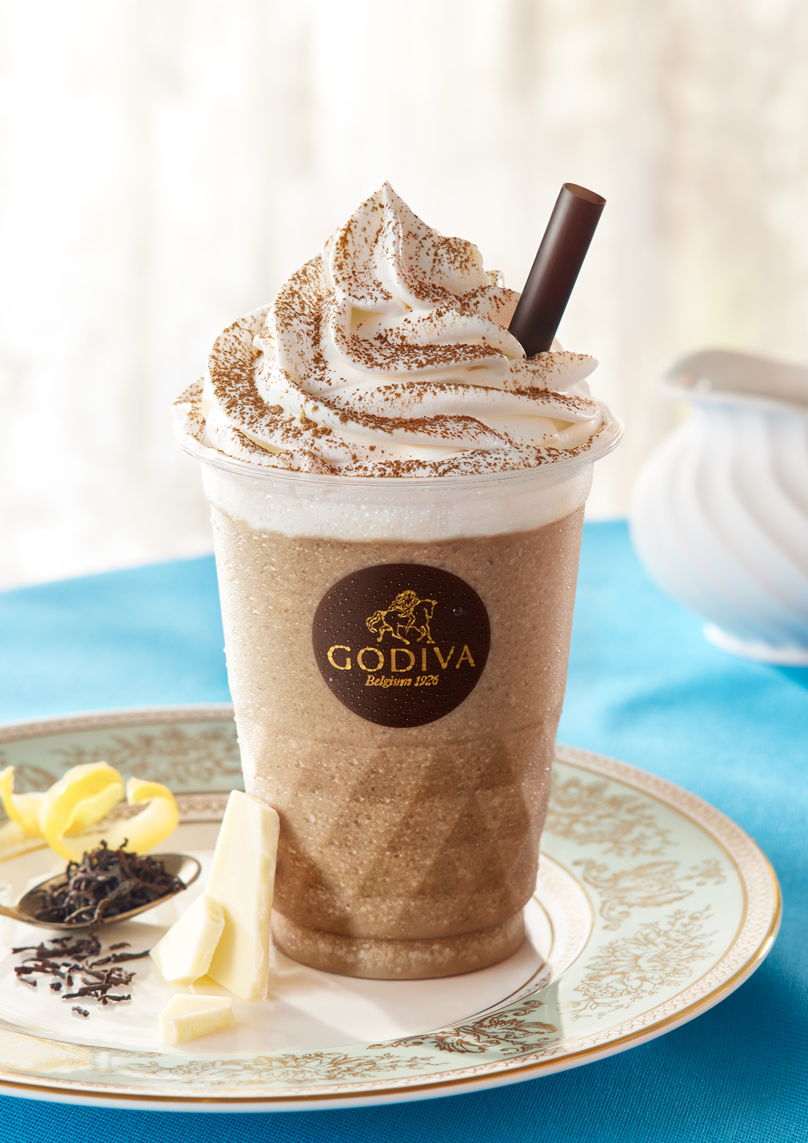 【GODIVA】豊かな風味と華やかな香りのアールグレイとまろやかな甘みのホワイトチョコレートが調和した新フレーバー「ショコリキサー ロイヤルミルクティー」が7月15日(金)から数量・期間限定販売☕️🍫🥤💕