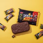 まるで本物！？ブラックサンダーのパッケージ型ポーチ＆チョコバー型ハードケースが9月6日(火)より発売🍫⚡️